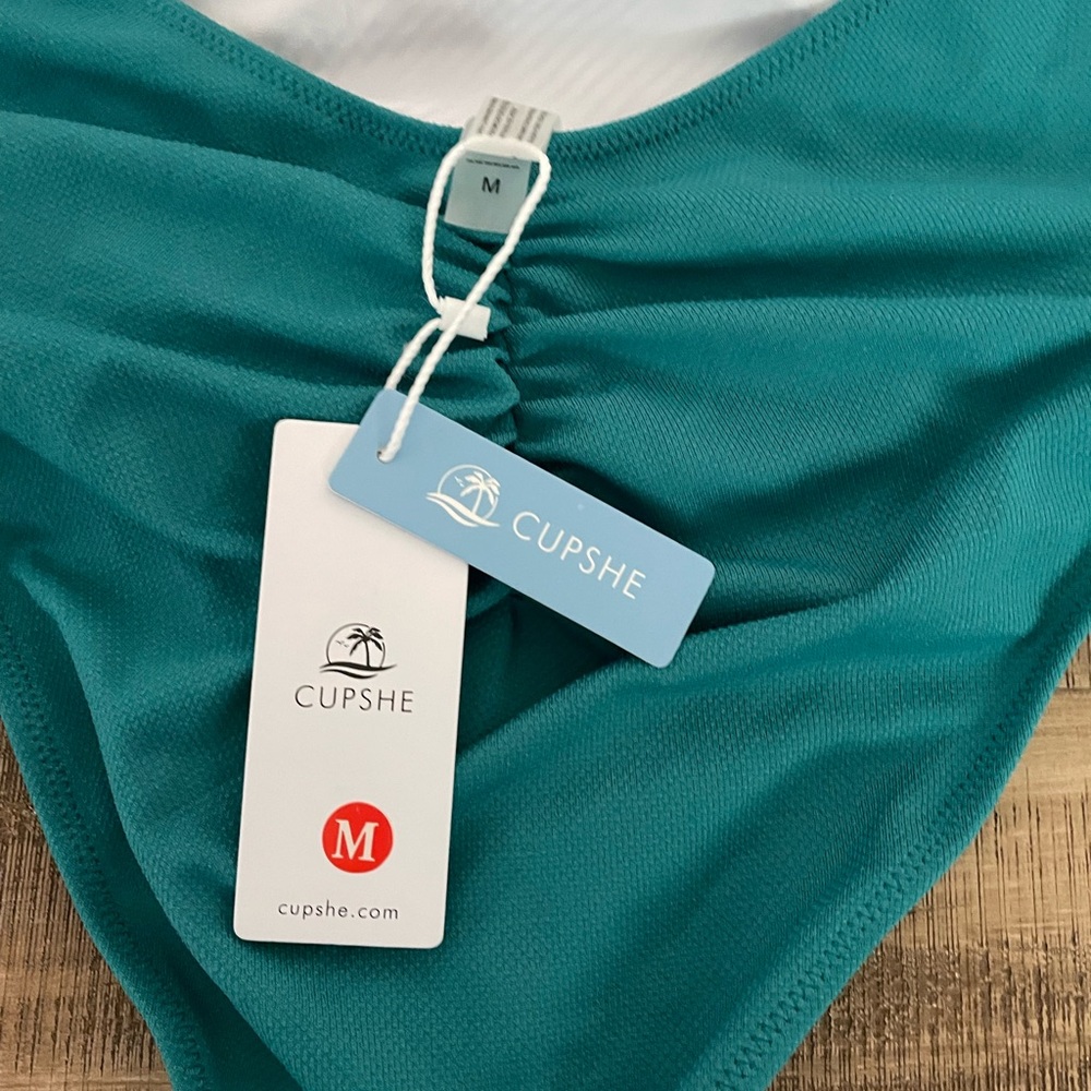 Cupshe green Blue Halter Backless Ruched One Piece Swimsuit Women’s NEW - Picture 3 of 7